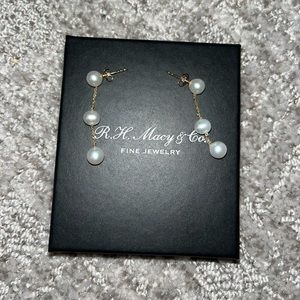 Fresh water Pearl and 14K yellow gold drop earrings